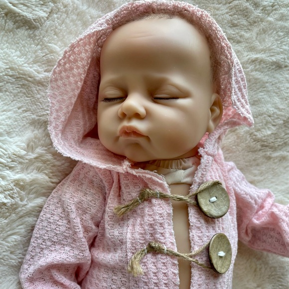 This is Katie! she breaths, coos, and has a heartbeat! she is a reborn baby doll - Picture 4 of 9